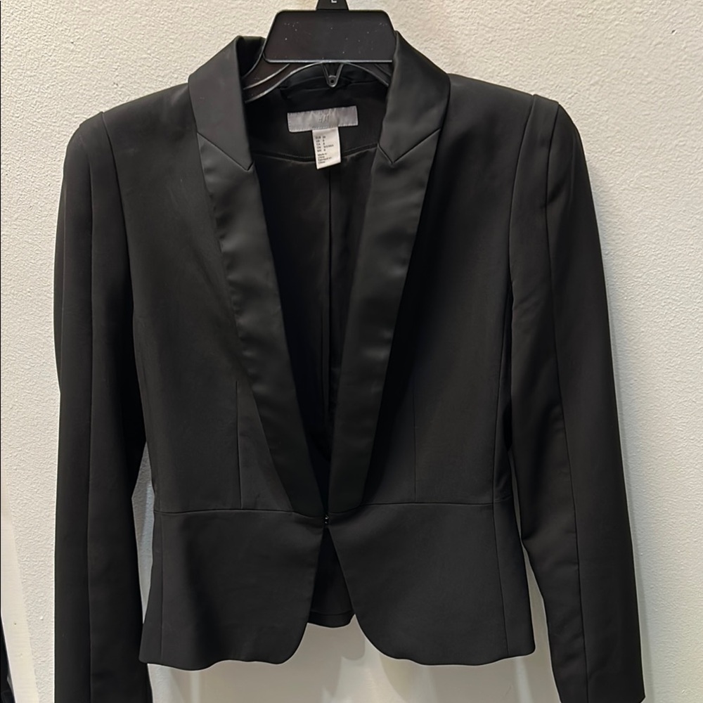 H&M Black Cropped Blazer with Satin Lapel
